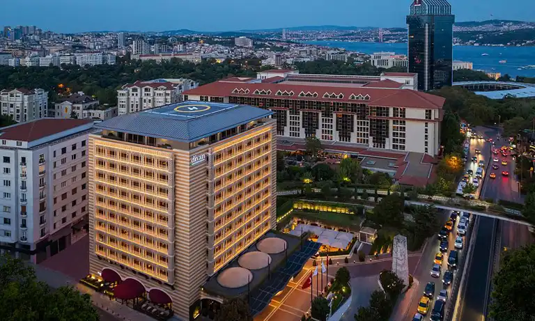 تصویر نمای ساختمان هتل دیوان استانبول