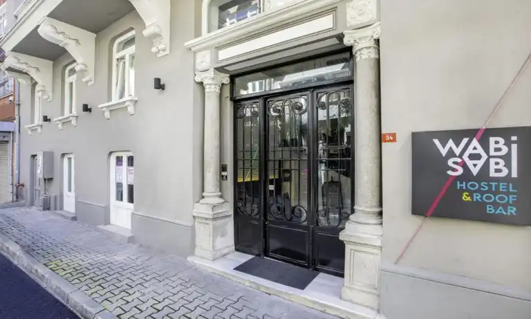 تصویر ساختمان هاستل وابی سابی