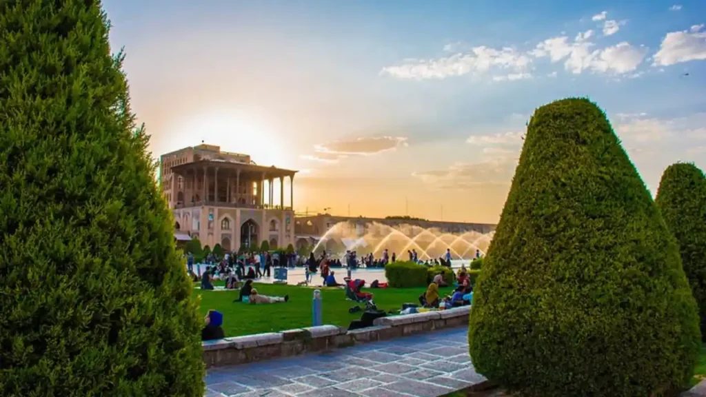 کاخ عالی قاپو اصفهان