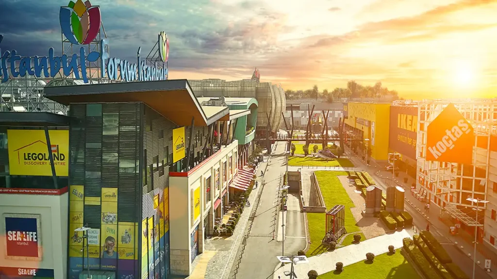 تصویر مرکز خرید فروم استانبول