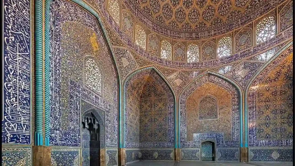 نمایی از معماری ایرانی مسجد