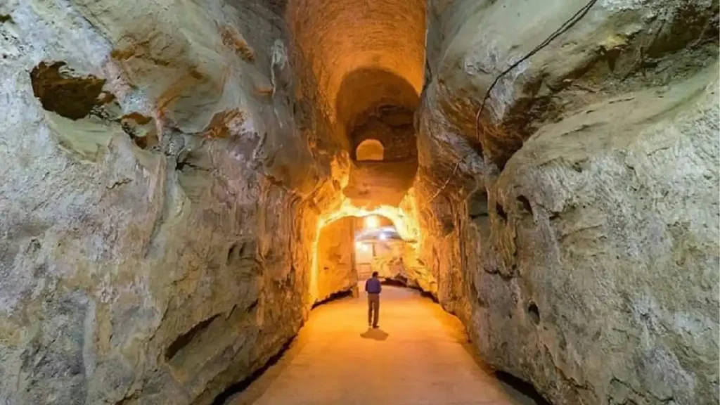 شهر زیرزمینی نوش آباد جاهای دیدنی کاشان