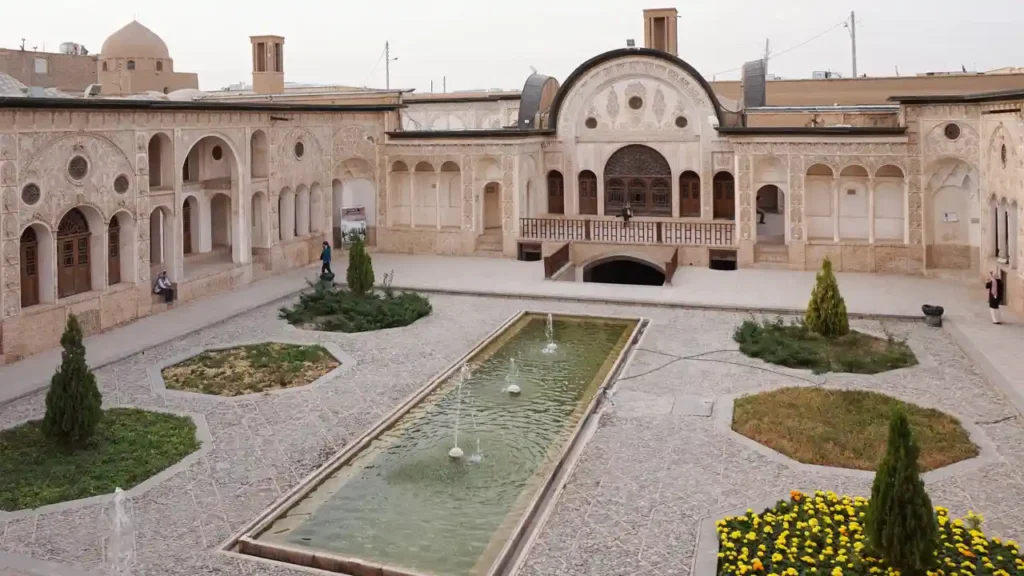 خانه طباطبایی ها از جاهای دیدنی کاشان