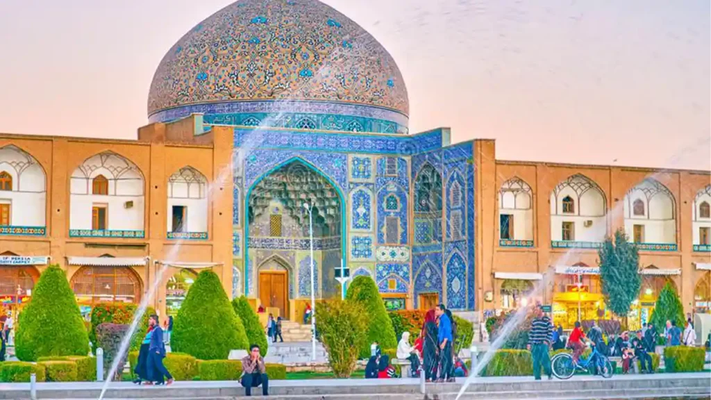 نمای بیرونی مسجد
