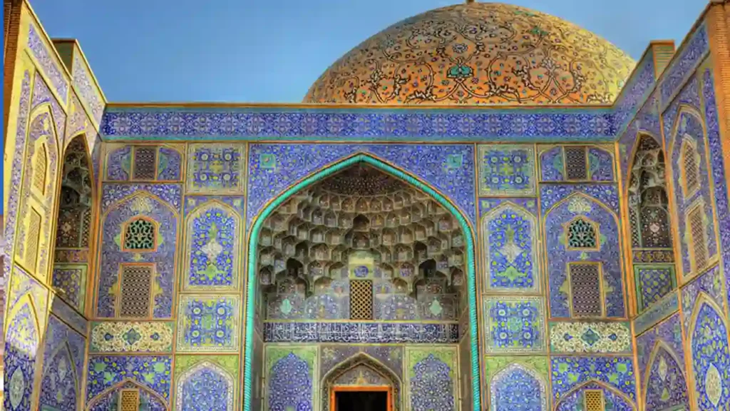 بازدید از مسجد شیخ لطف الله