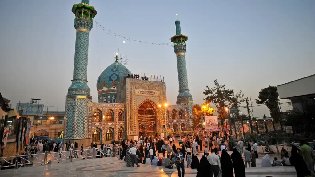 نمایی از زیارتگاه امام زاده صالح