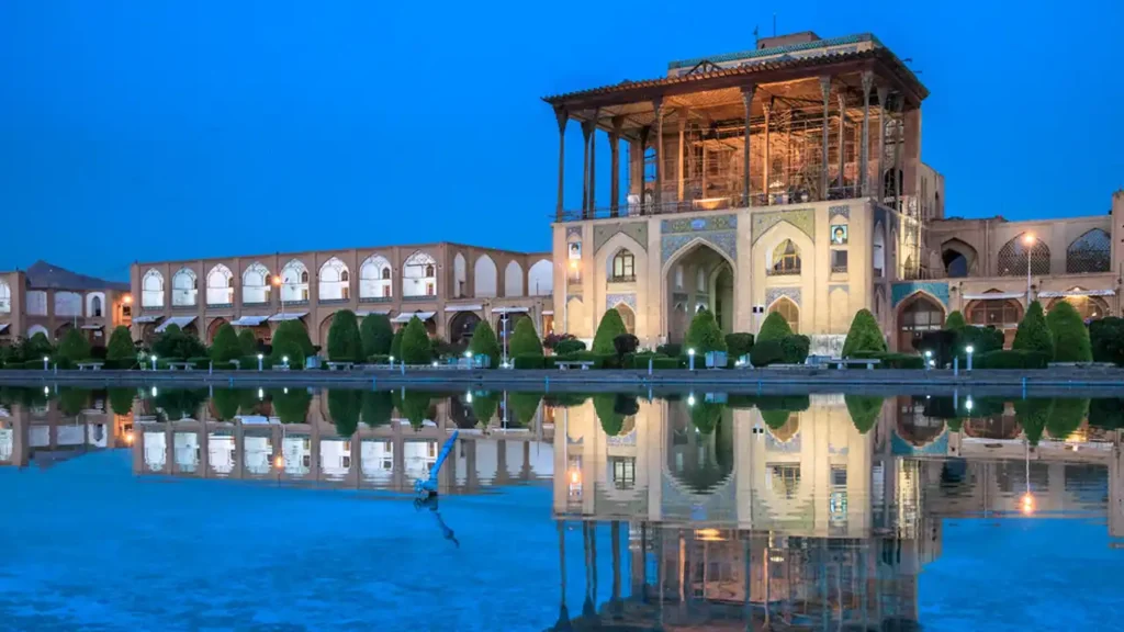 بهترین زمان بازدید از میدان نقش جهان