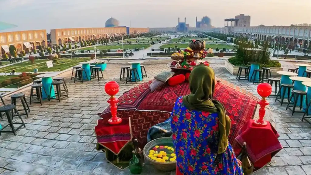 کافه ها و رستوران های سنتی در میدان