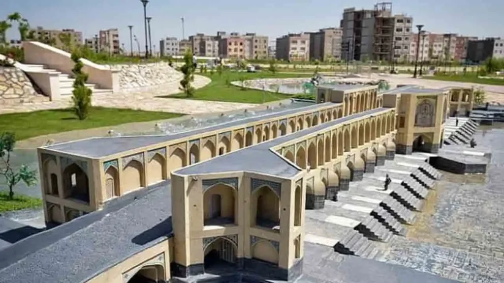 پل خواجو در پارک مینیاتوری مشهد