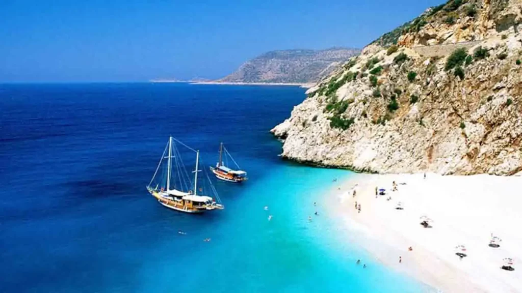 سواحل آنتالیا از بهترین جاهای تفریحی آنتالیا