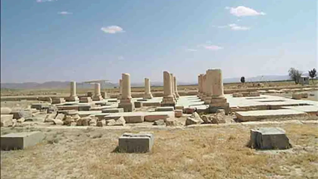 کاخ کوروش