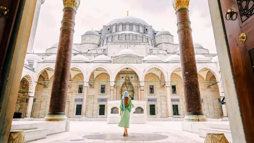 حیاط مسجد سلطان احمد استانبول