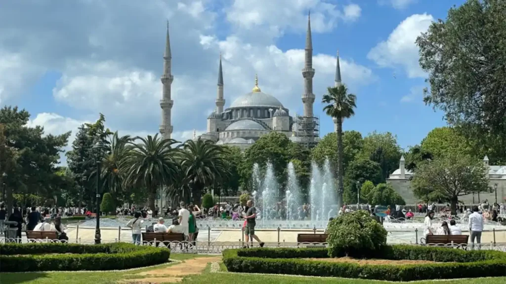 رقص فواره ها در مسجد