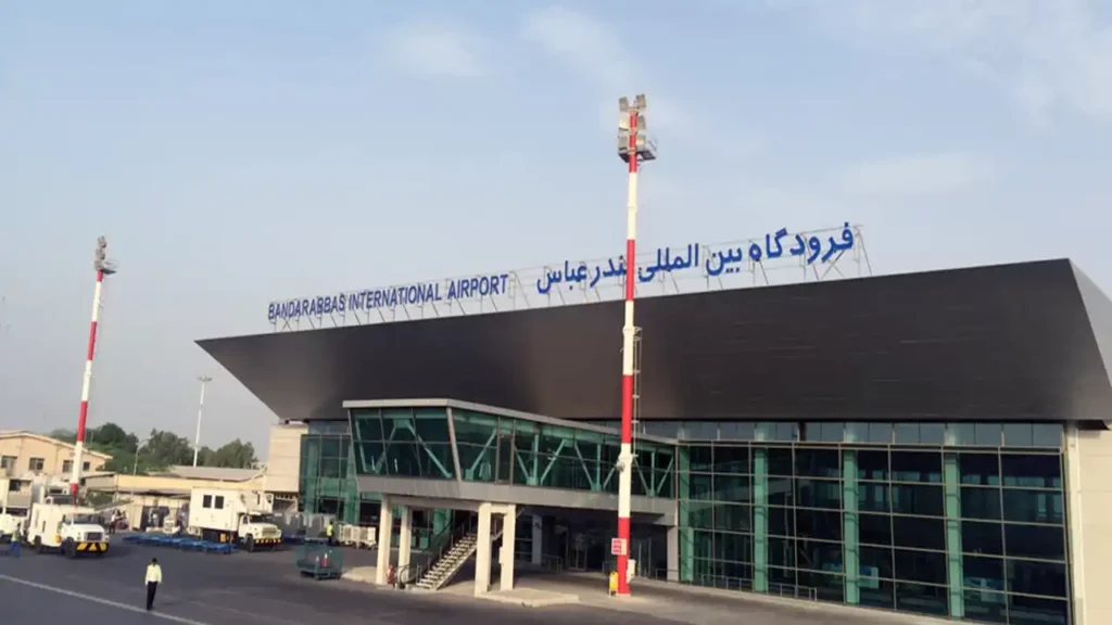 ورودی ساختمان فرودگاه بندرعباس