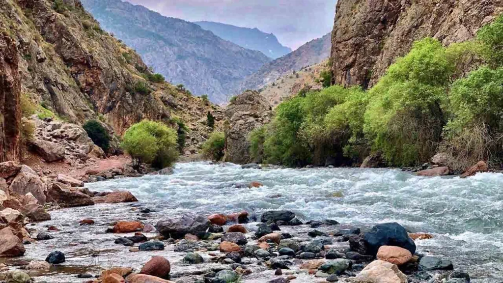 دره کاراتاگ از جاذبه های طبیعی تاجیکستان