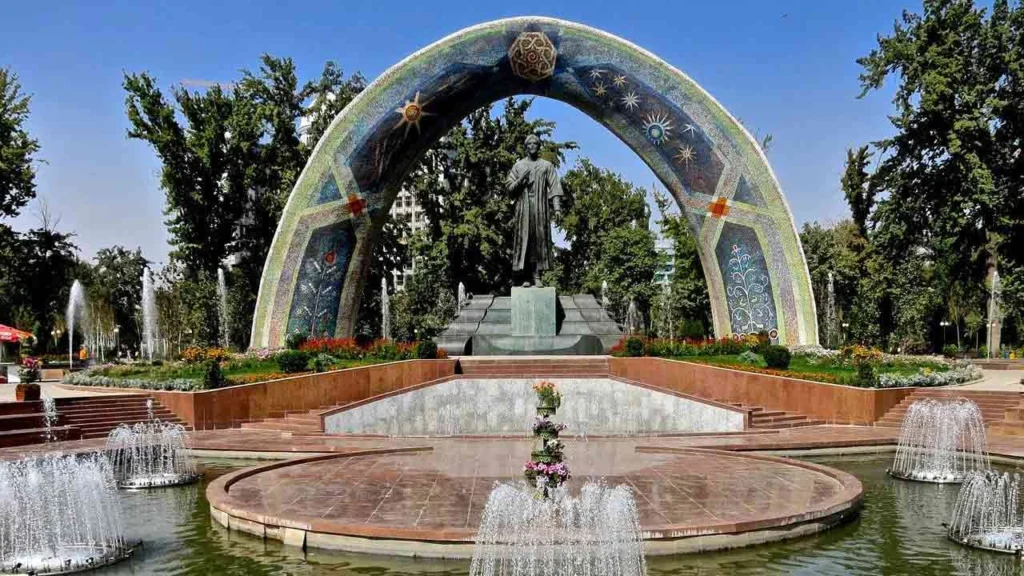 پارک رودکی از جاهای دیدنی تاجیکستان