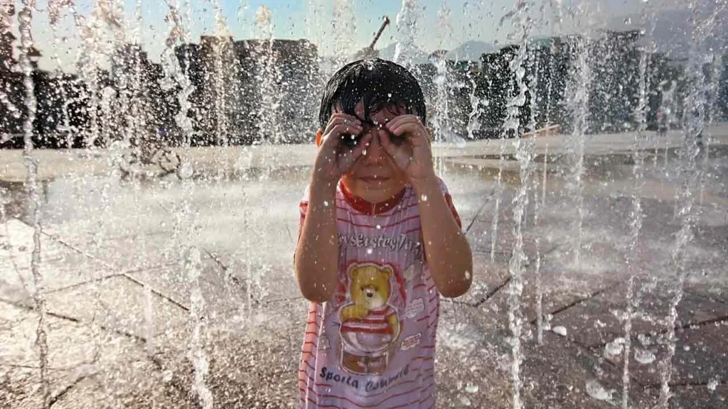 تابستان در پارک آب و آتش