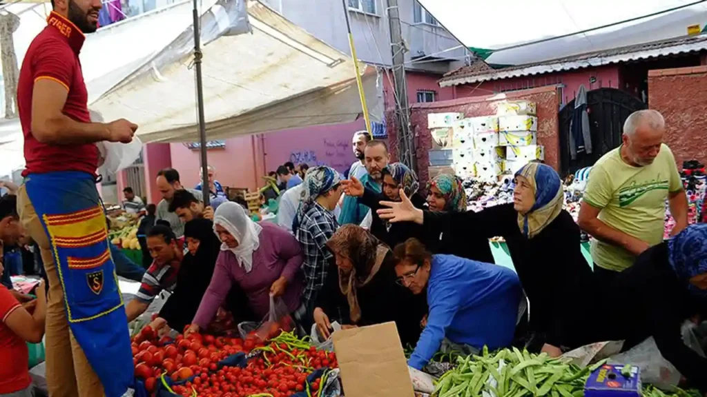 بازار محلی در استانبول