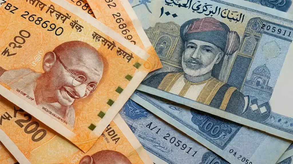 پول جدید و قدین عمان در کنار هم