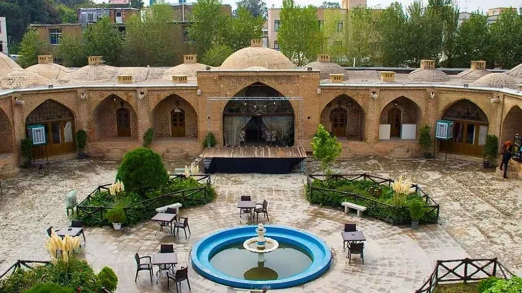 کاروانسرای شاه عباسی از جاهای تاریخی کرج