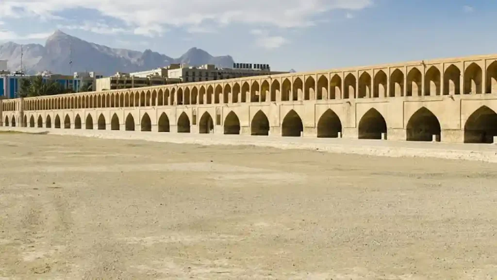 زاینده رود بدون آب