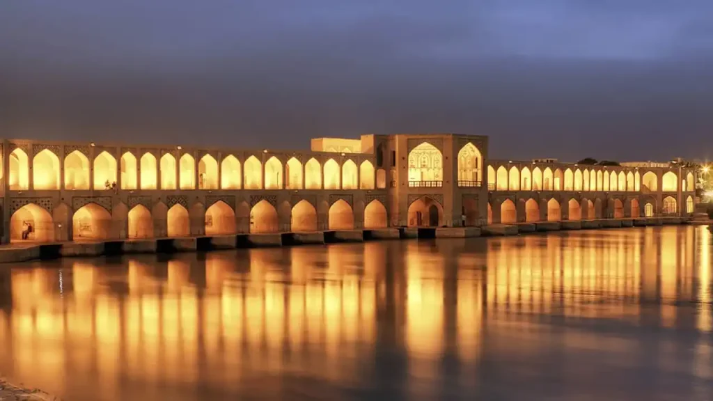 غروب در سی و سه پل