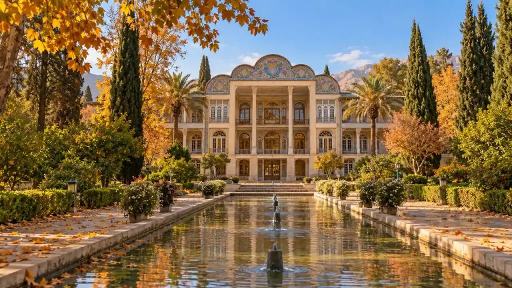 باغ ارم شیراز در پاییز