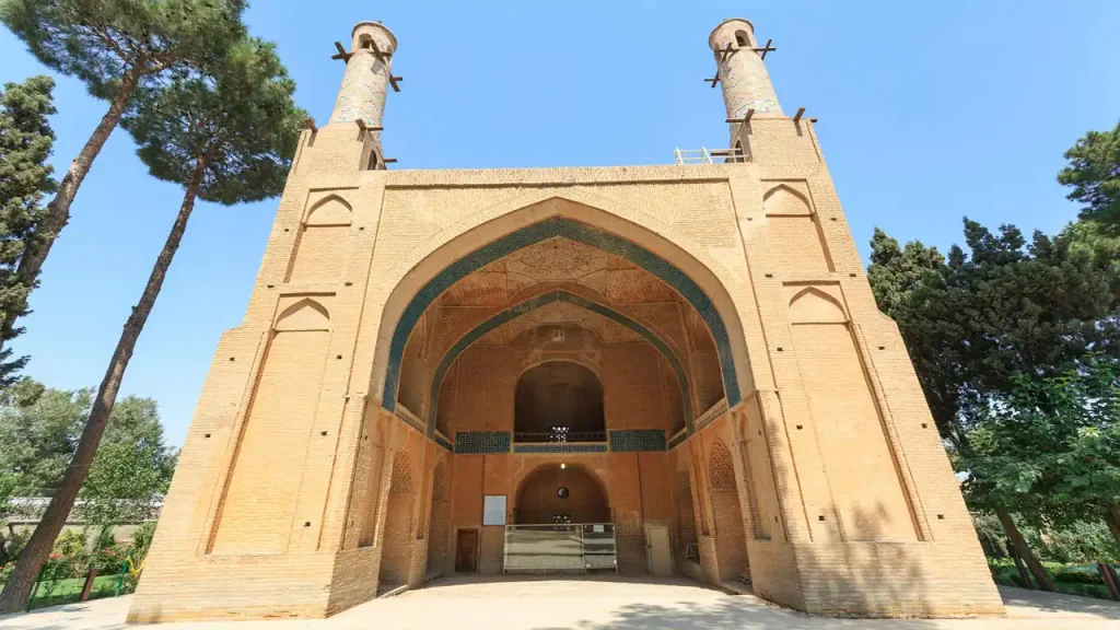 بنای تاریخی منارجنبان اصفهان